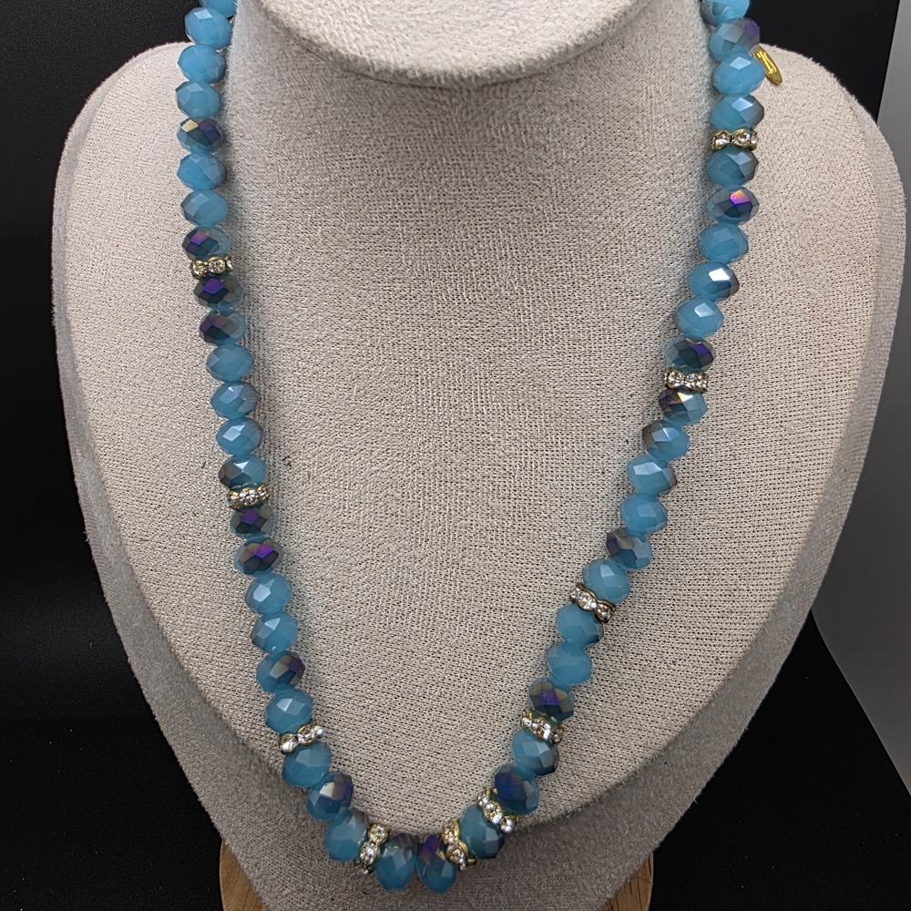 Elegant Blue and Purple Beaded Necklace (1578)